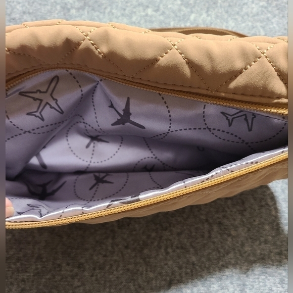 Samantha Brown Quilted Belt Sling Bag - Picture 3 of 10